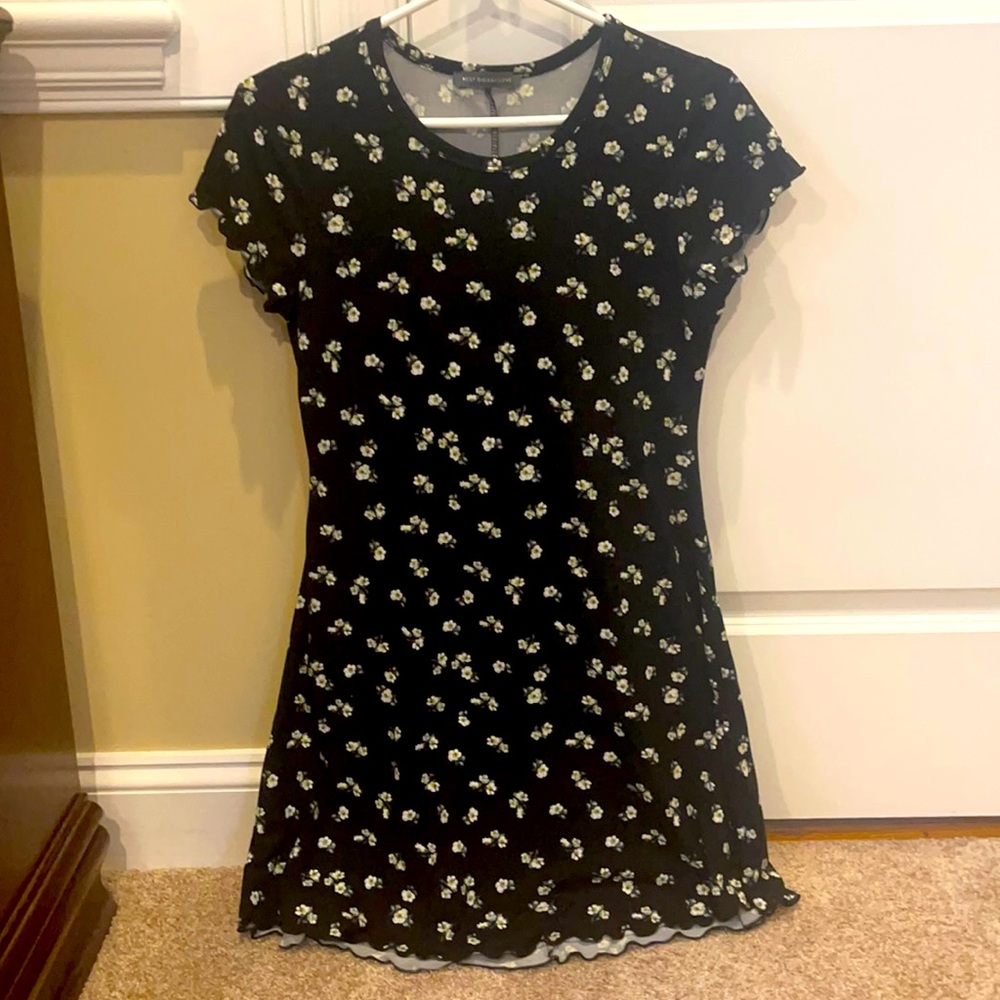This is a cute floral spring dress